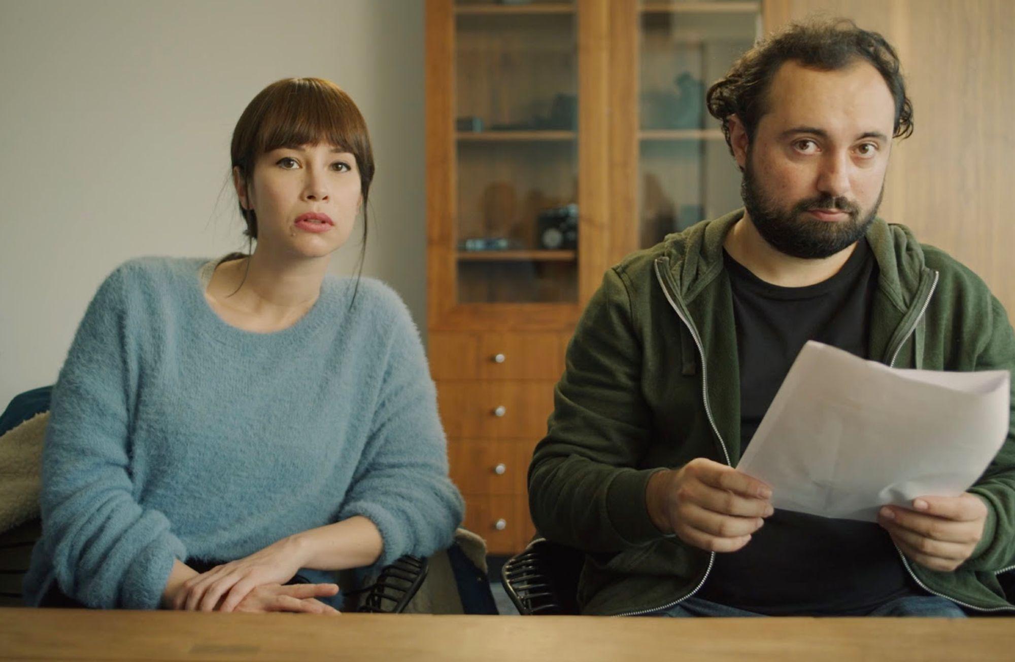 Anaakımın dışında bir komedi: Donadona