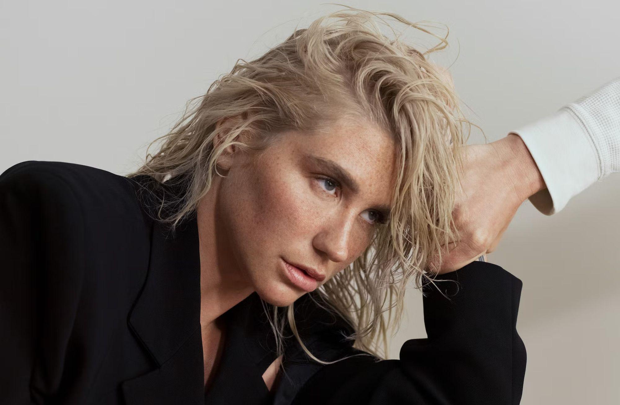 Kesha, Gag Order