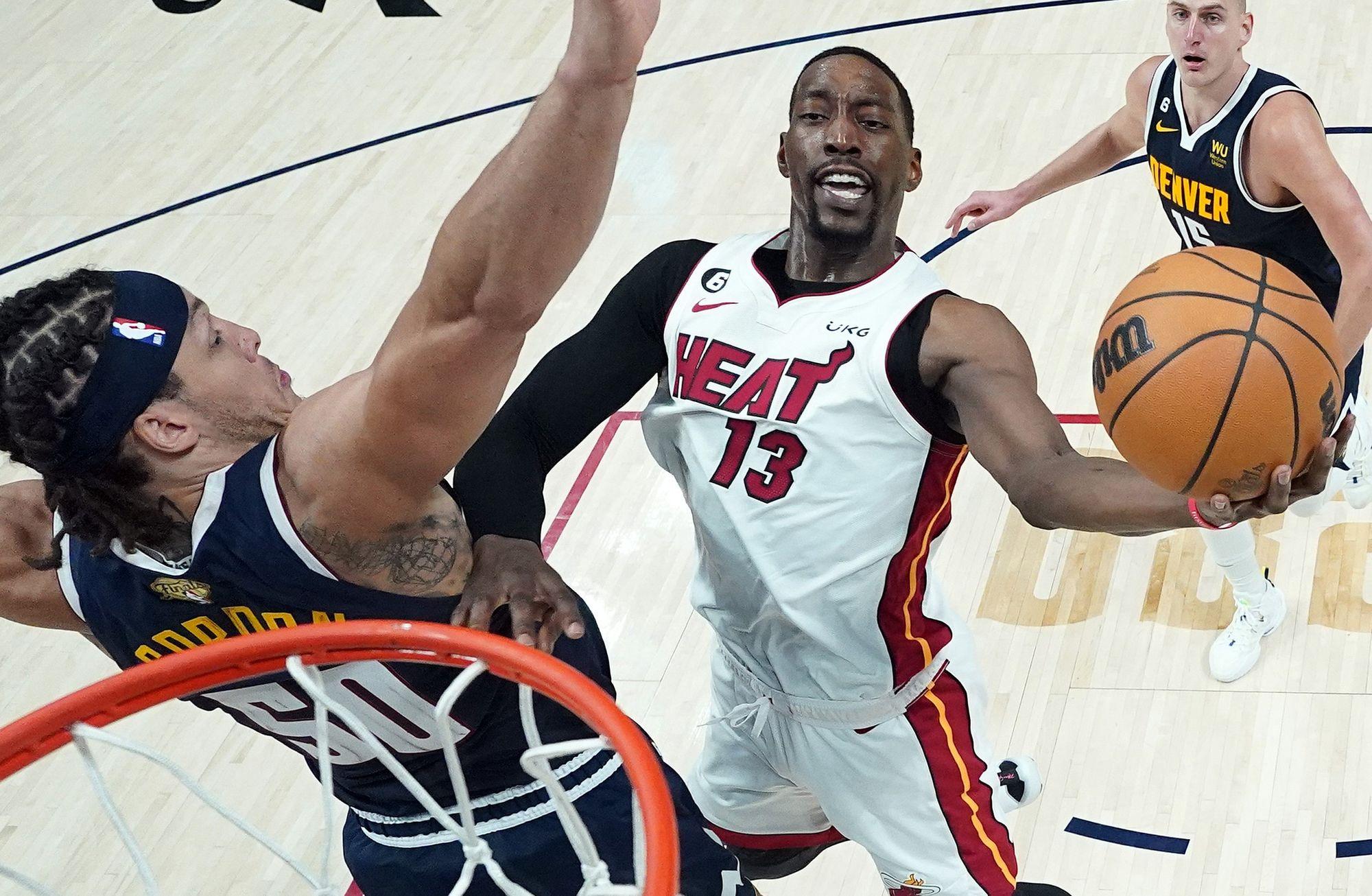 Miami Heat saha avantajını ele geçirdi