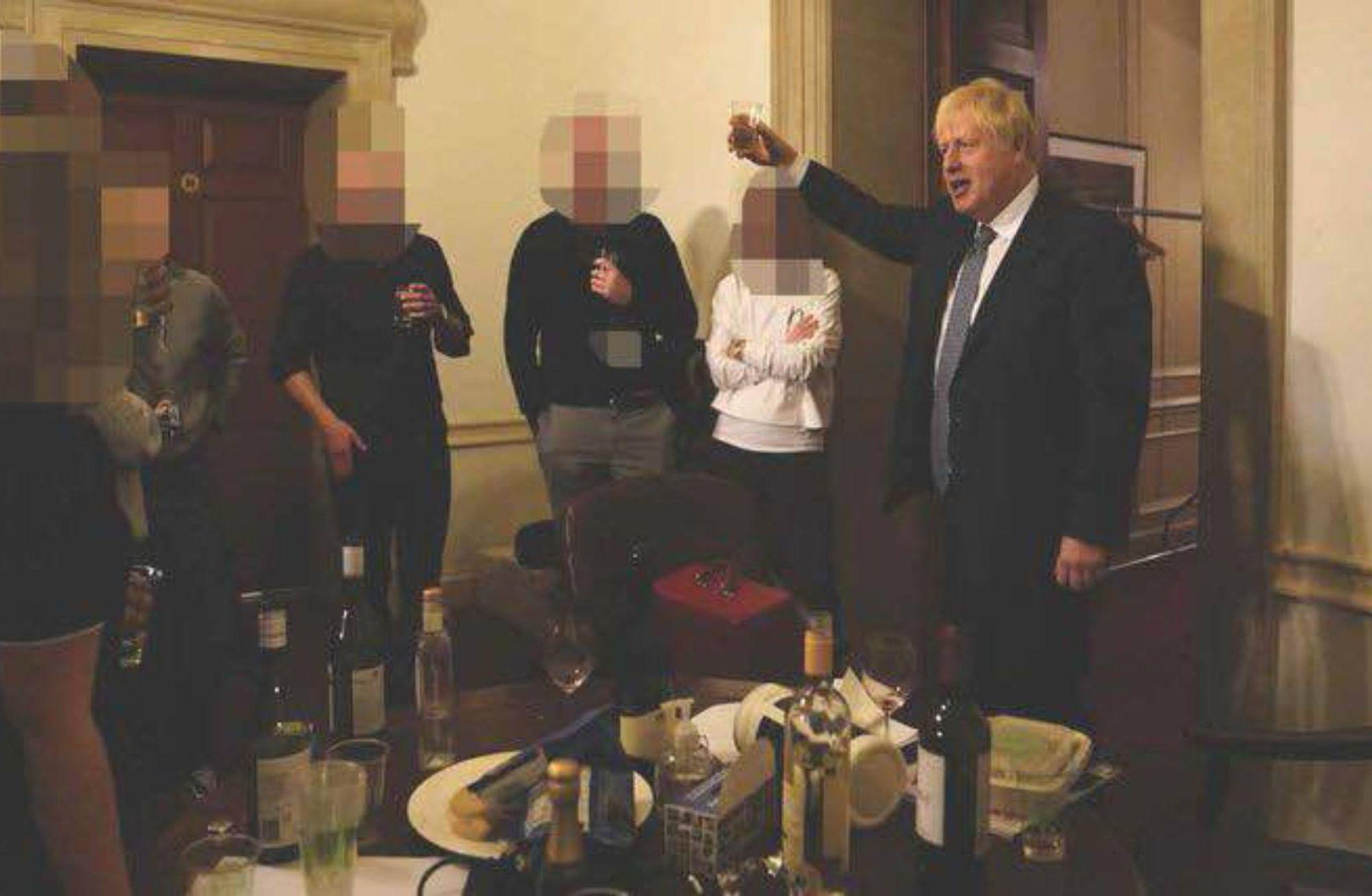 Partygate raporu: “Johnson bilerek yanılttı”