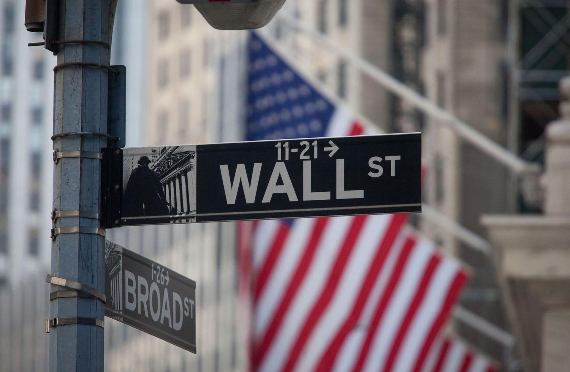 Wall Street bankaları kıdem tazminatına 1 milyar dolar harcadı