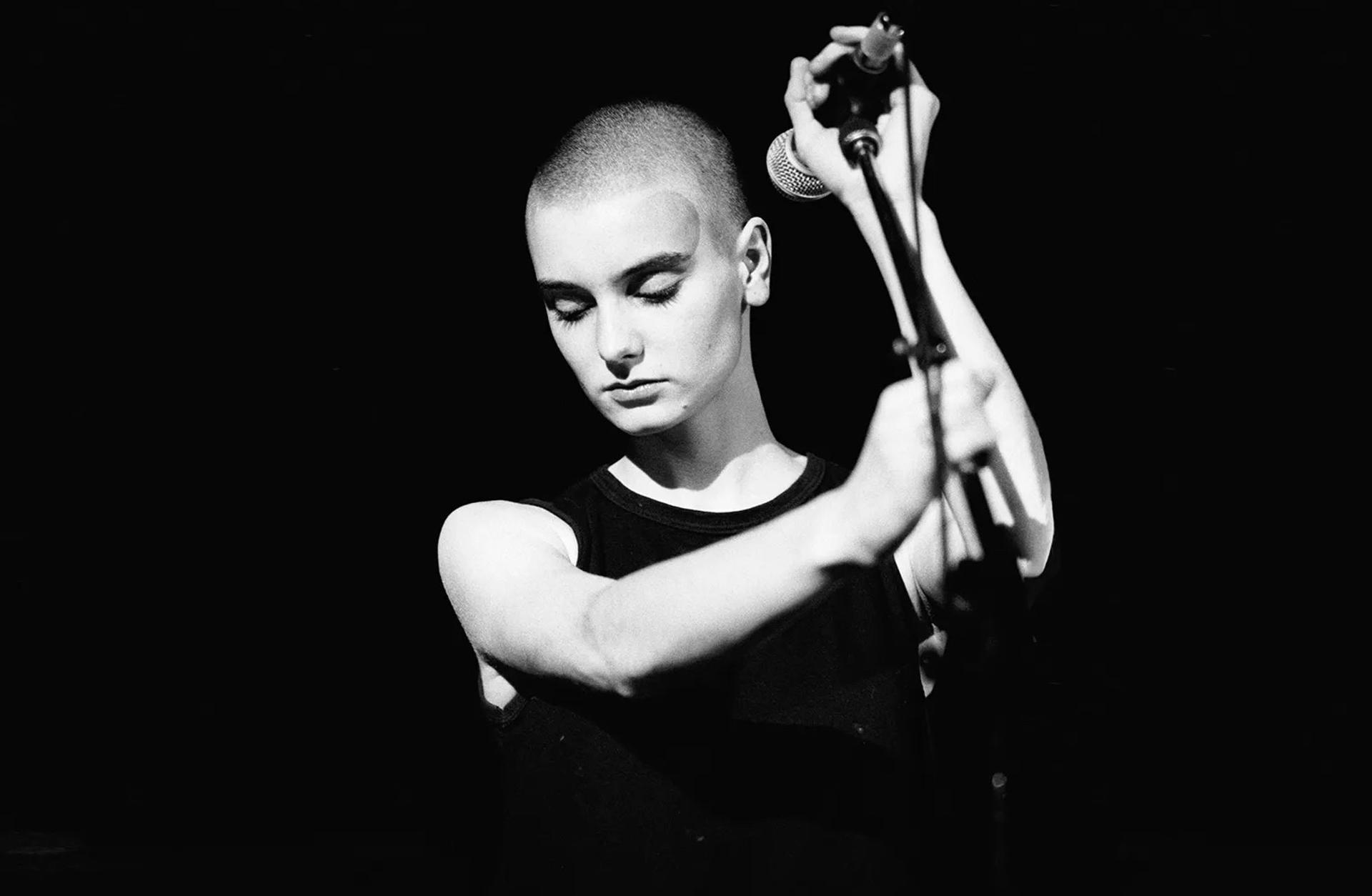 📷 Işıltılı bir Sinéad O’Connor portresi