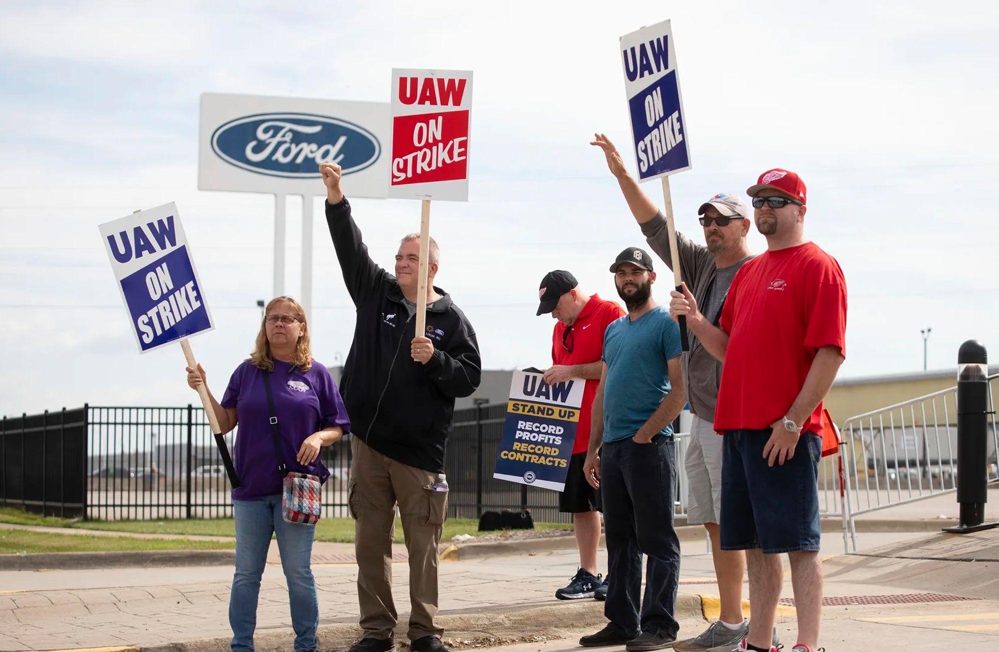 Varan bir: Ford, UAW ile geçici anlaştı