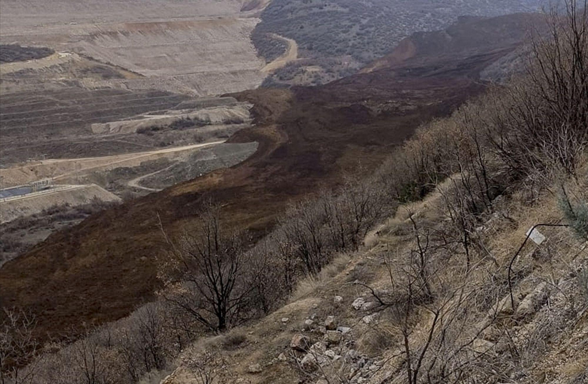 Erzincan İliç’teki altın madeninde cevher döküm sahasında toprak kayması [Video]