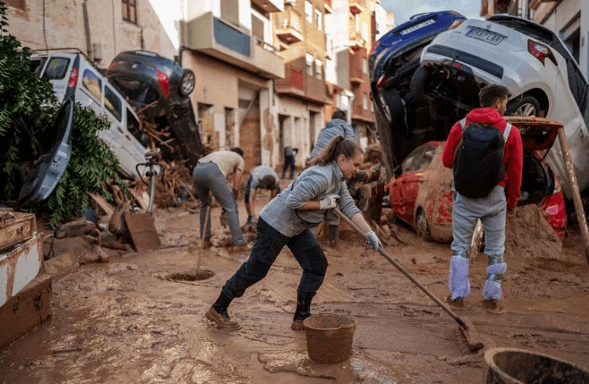 'Halkı halk kurtarır': Valencia usulü dayanışma