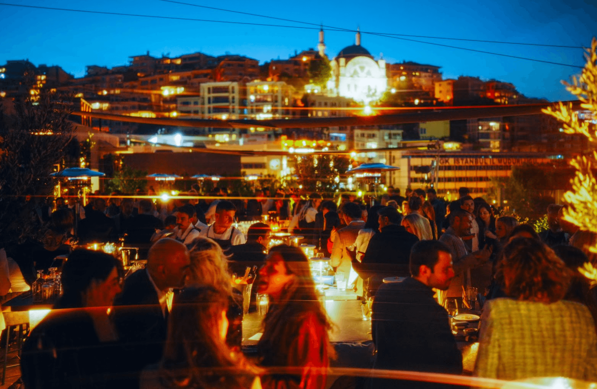 İşi bilenlere sorduk: Hangi restoranda ne tür müzik çalmalı?