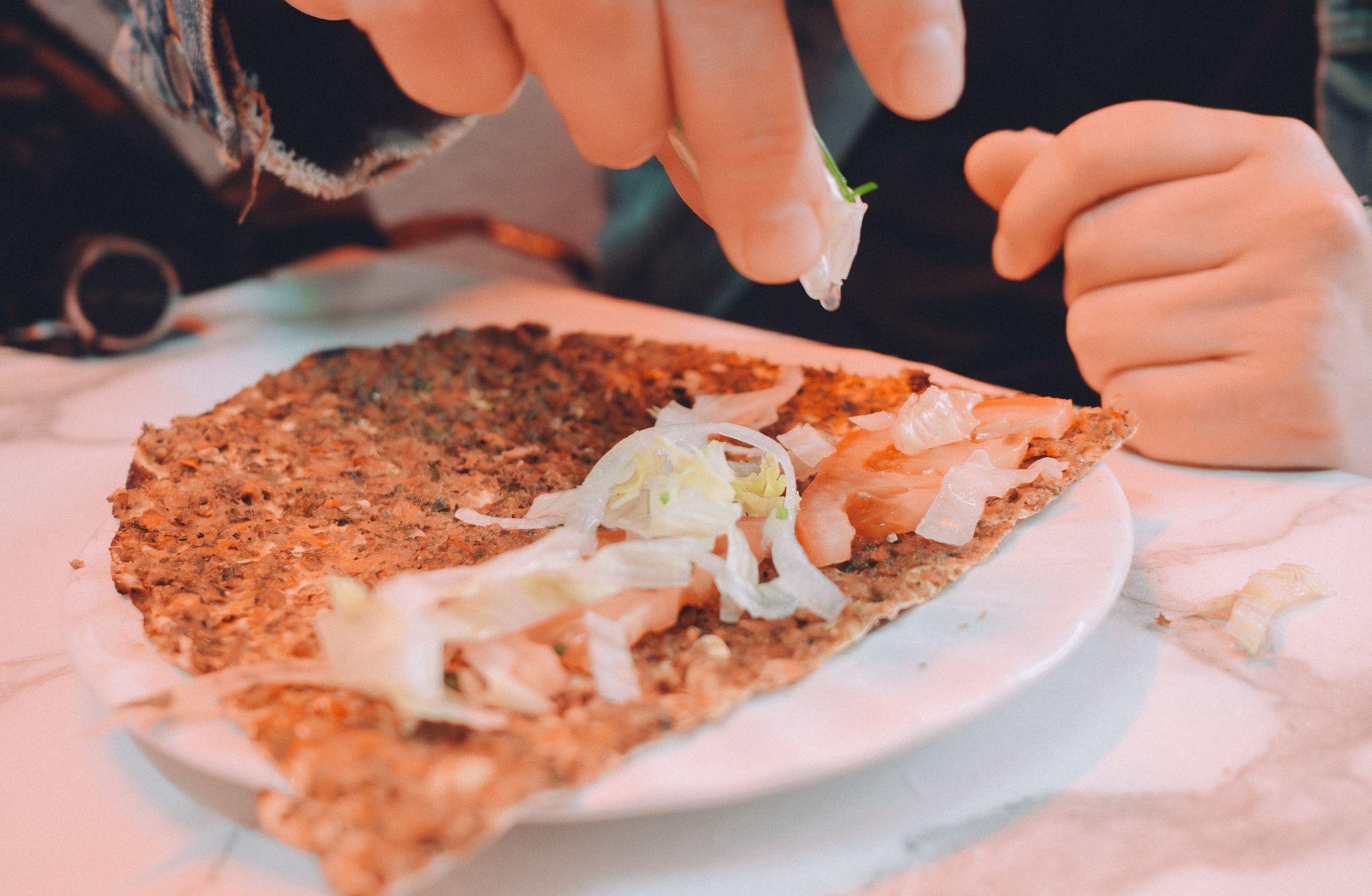 İnce hamur, büyük hikaye: Lahmacunun peşinde bir gün