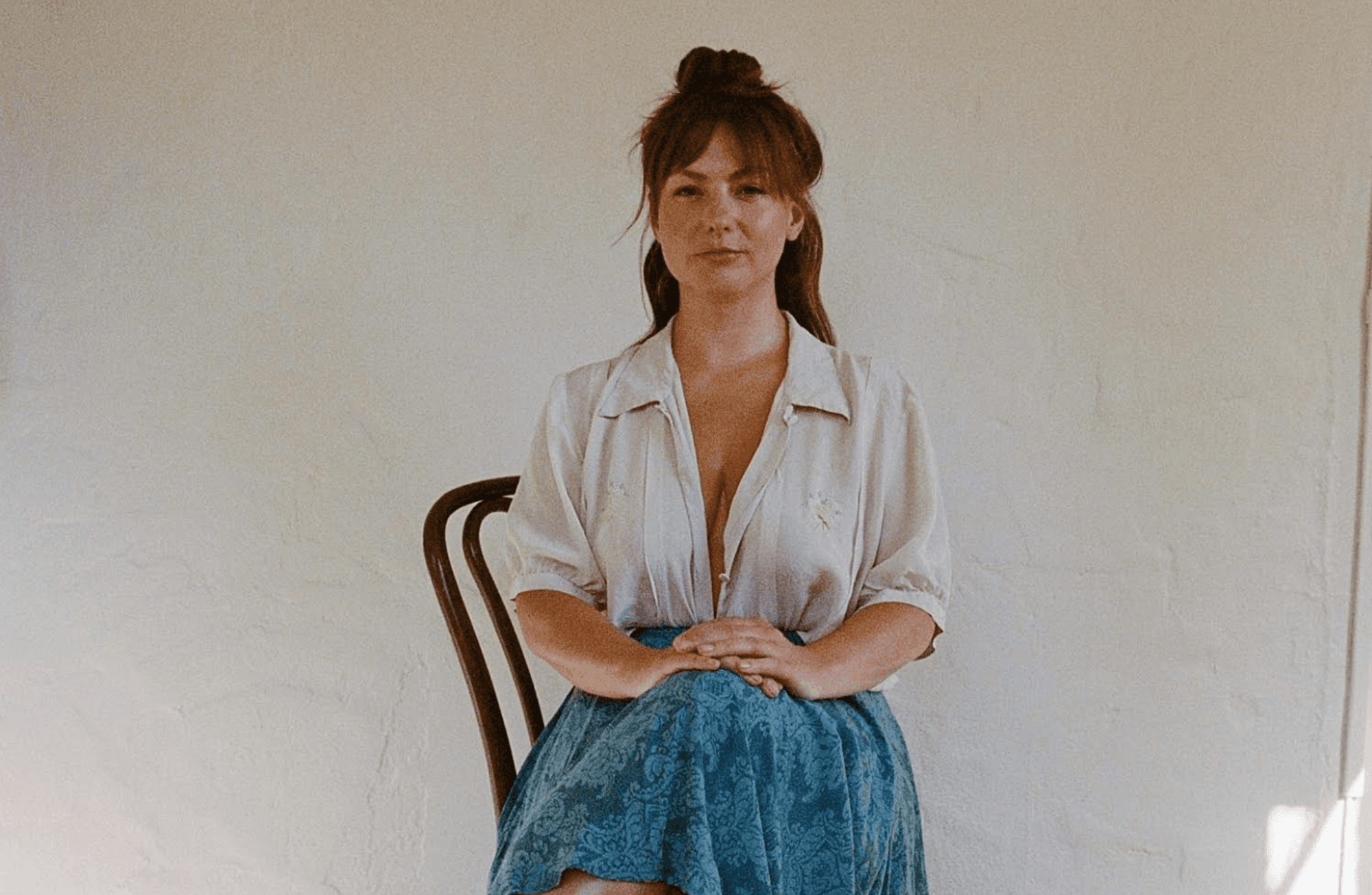 Angel Olsen'ın oyun alanı: Cosmic Waves Volume 1