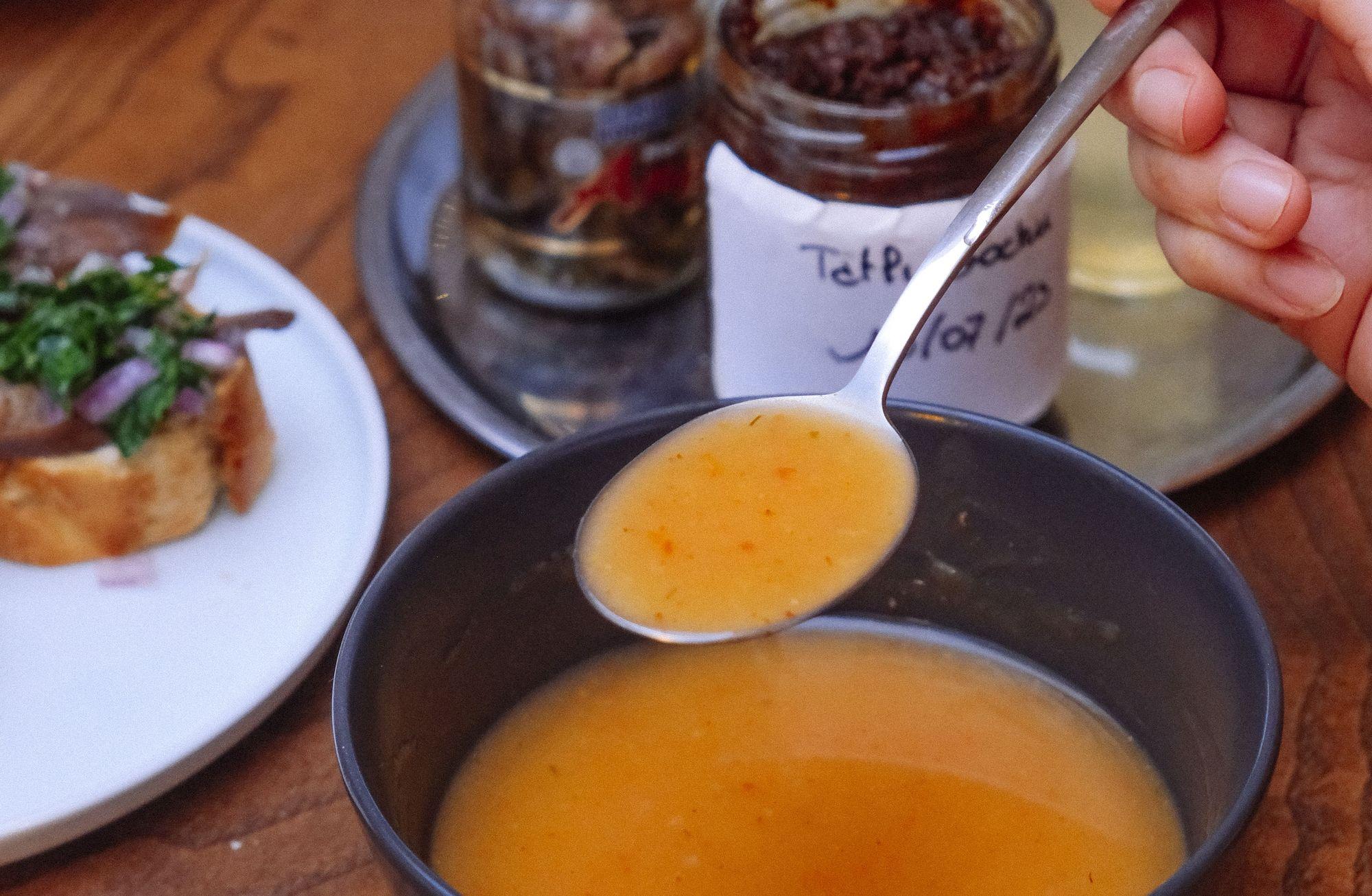 Tadı damağımda kalan yemek mi anı mı?
