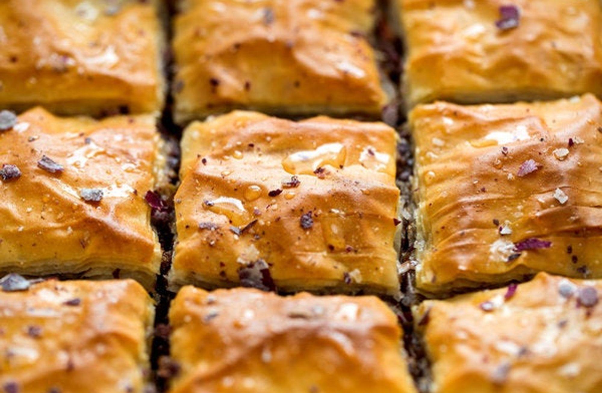 Tarçınlı ve hellimli baklava