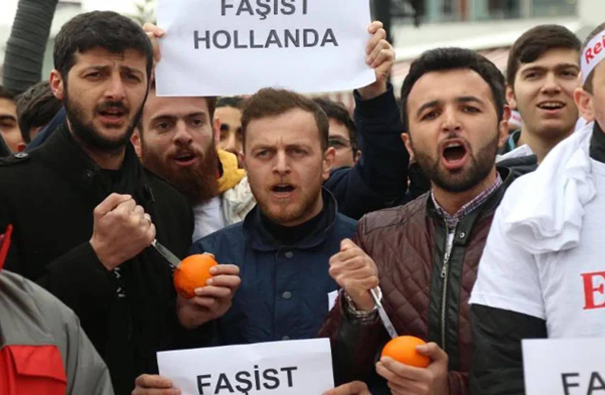 Istakozdan portakala, protesto sembolü yemekler