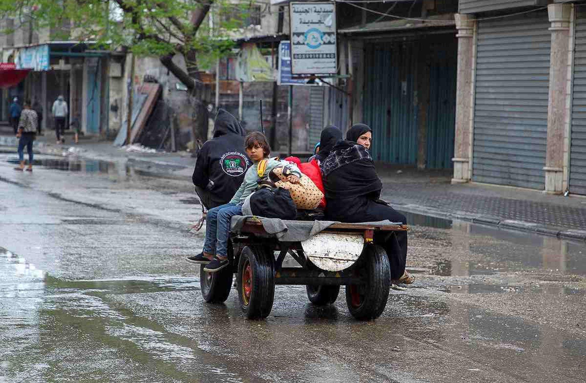 İsrail'den Refah operasyonu: Sivillerin tahliyesine başlandı