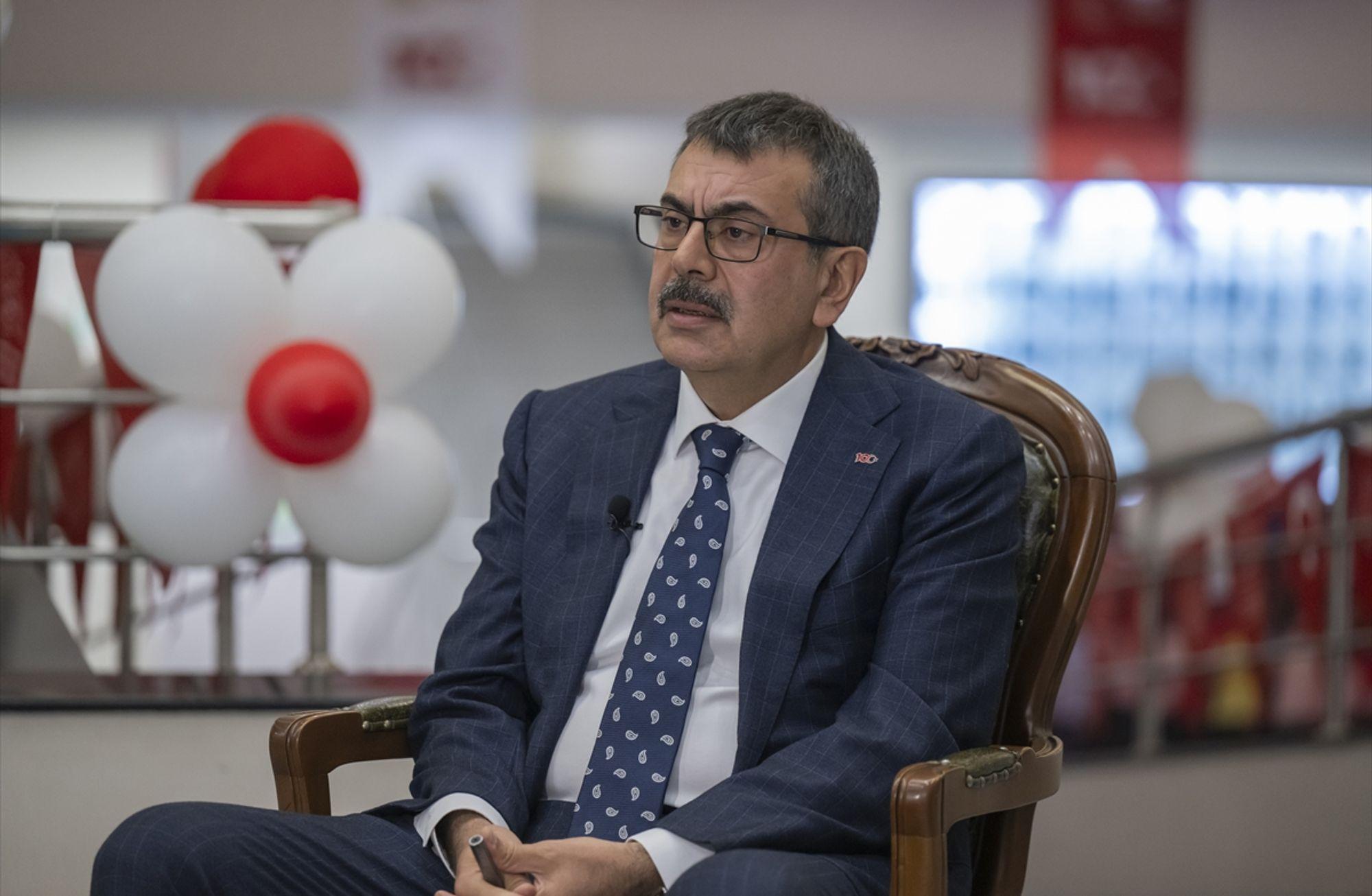 Yeni müfredat tartışmaları: Eğitimciler ne diyor?