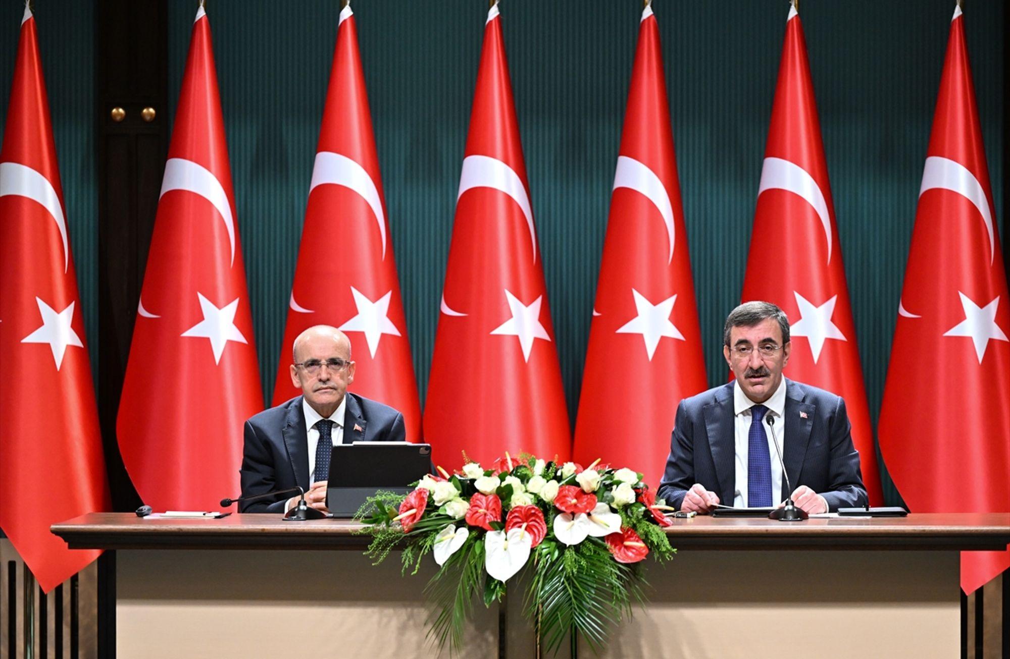 Kamuda Tasarruf ve Verimlilik: Kamu üç yıllığına kemer sıkıyor