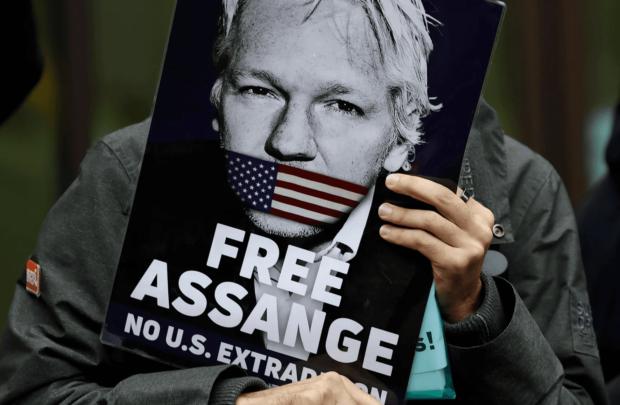 Wikileaks'in kurucusu Julian Assange artık özgür