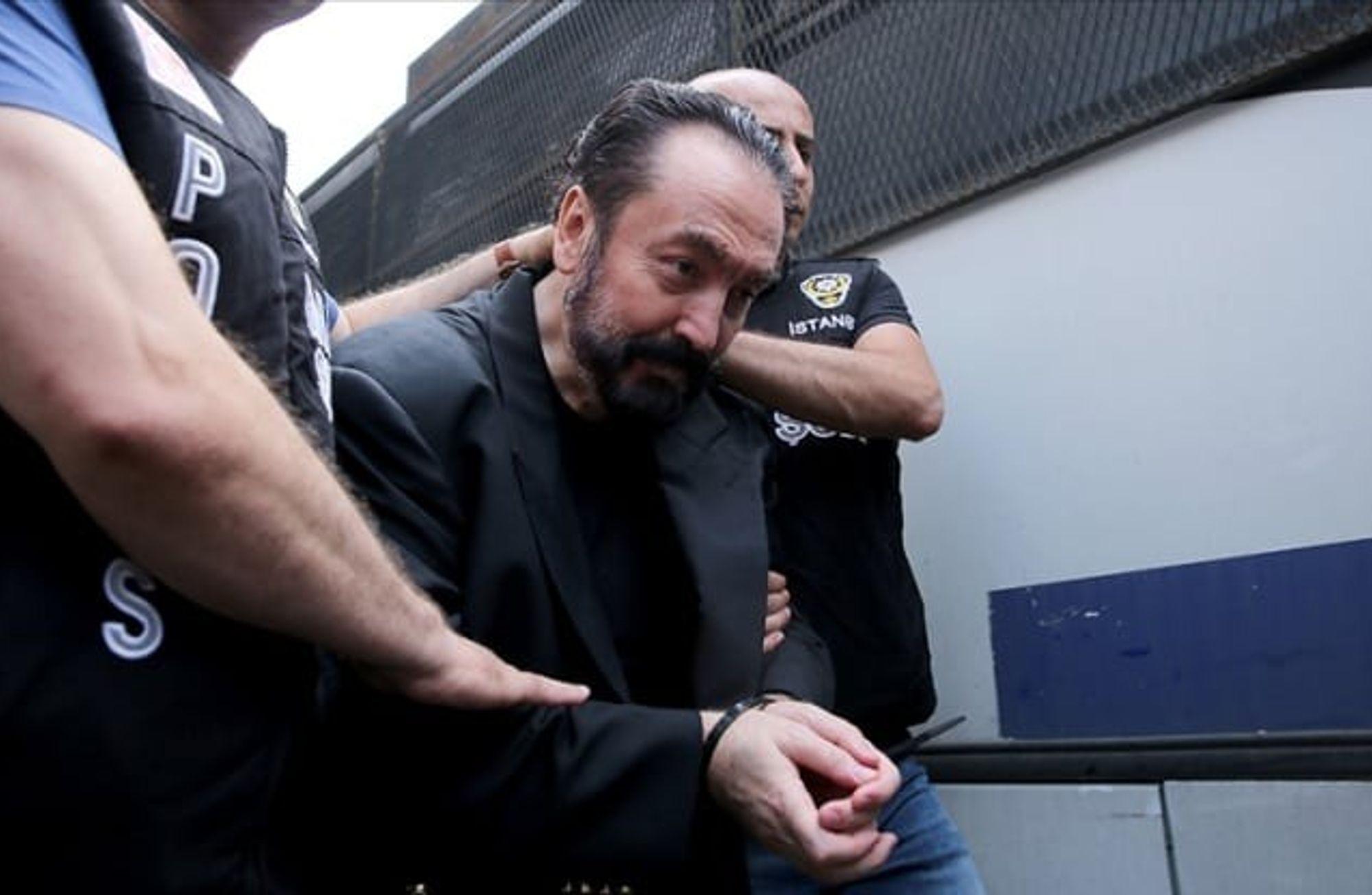 Adnan Oktar'a verilen 8 bin 658 yıl hapis cezası onandı