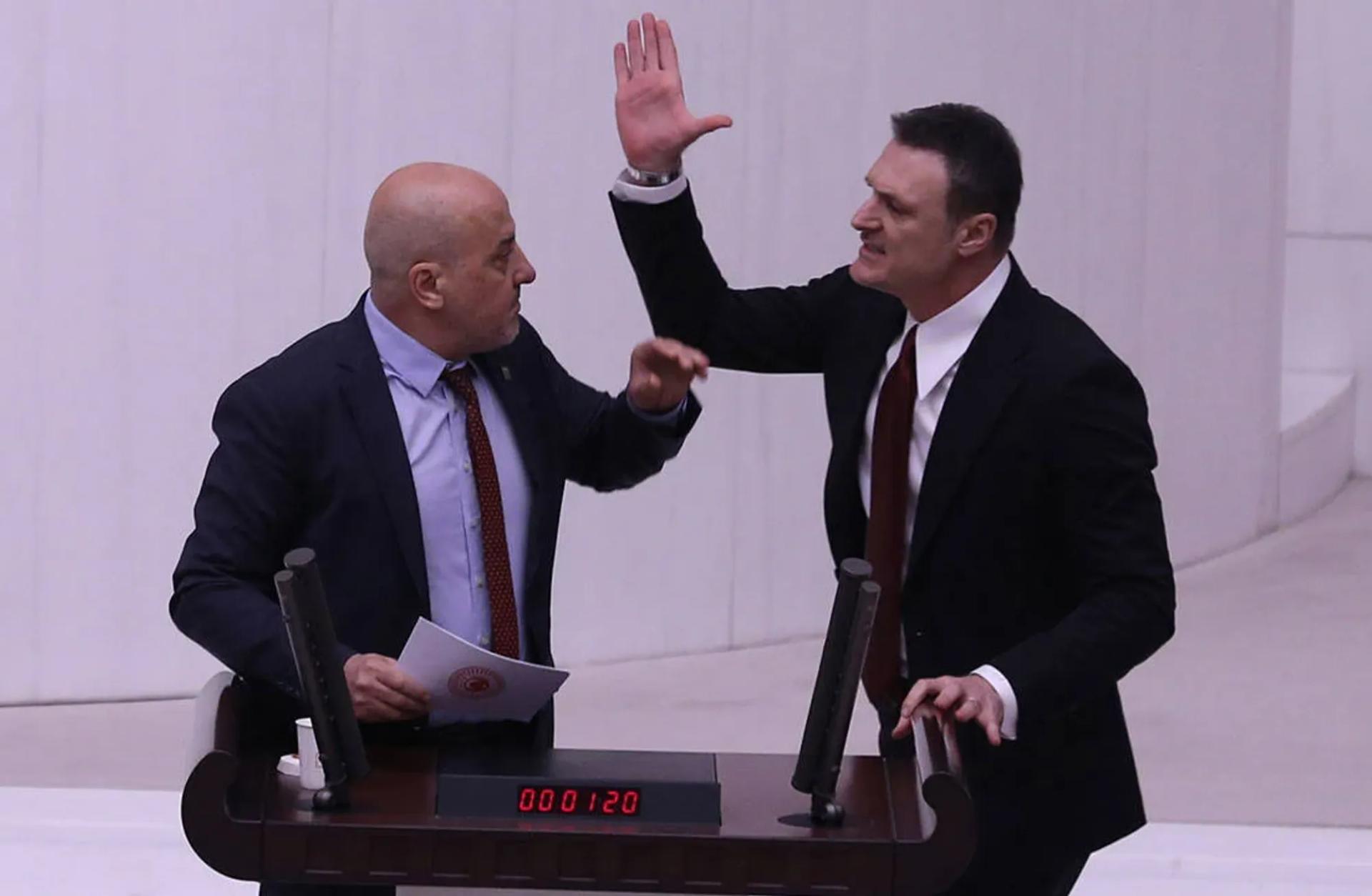 Mecliste Olağanlaşan ve Tasdik Edilen Şiddet