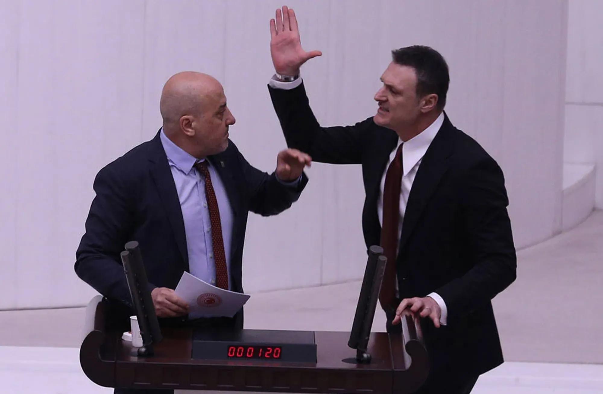 Mecliste Olağanlaşan ve Tasdik Edilen Şiddet