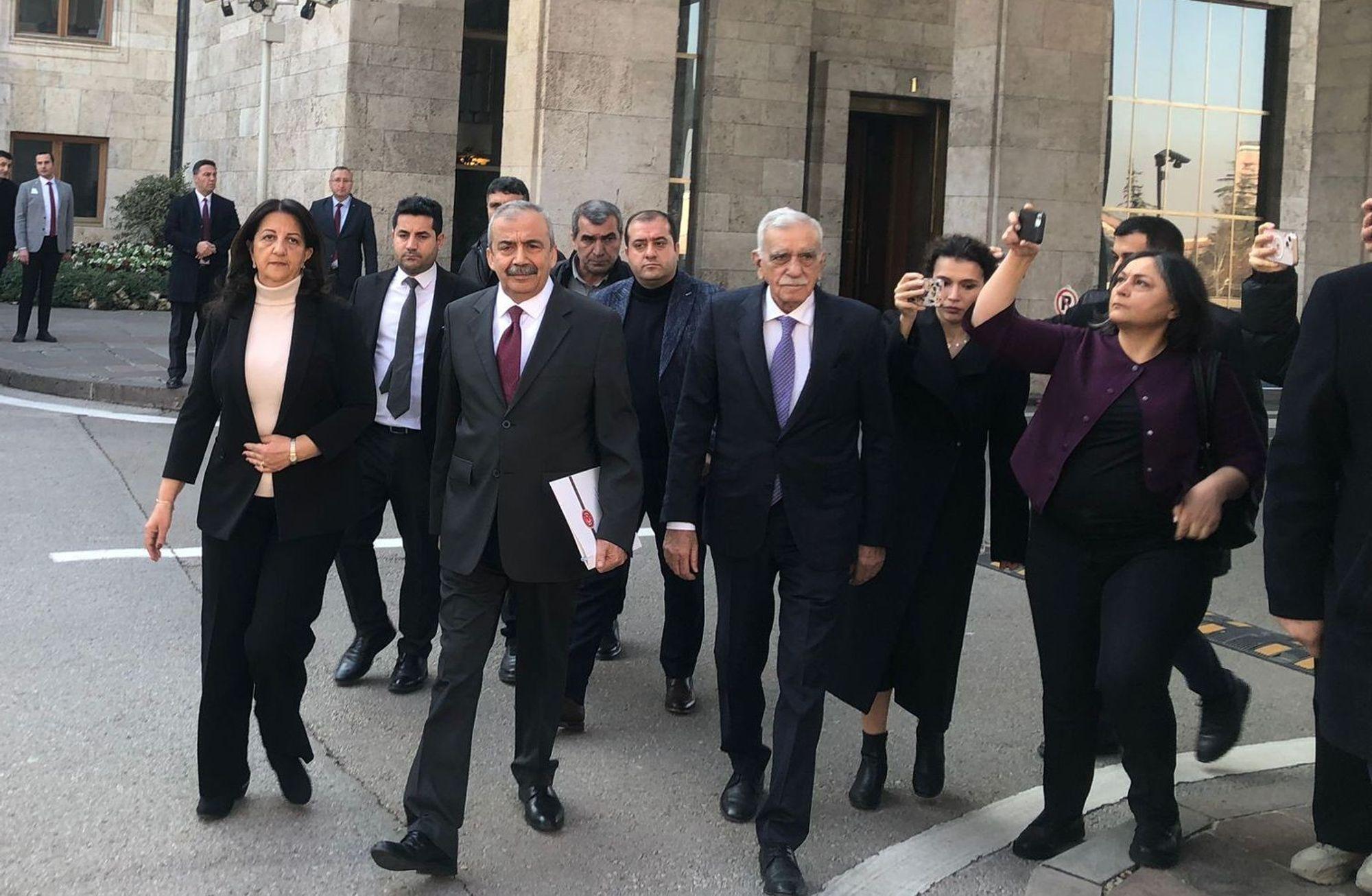 Siyaset karıştı: Çözüm süreci, kayyum politikası, Suriye ve yeni anayasa