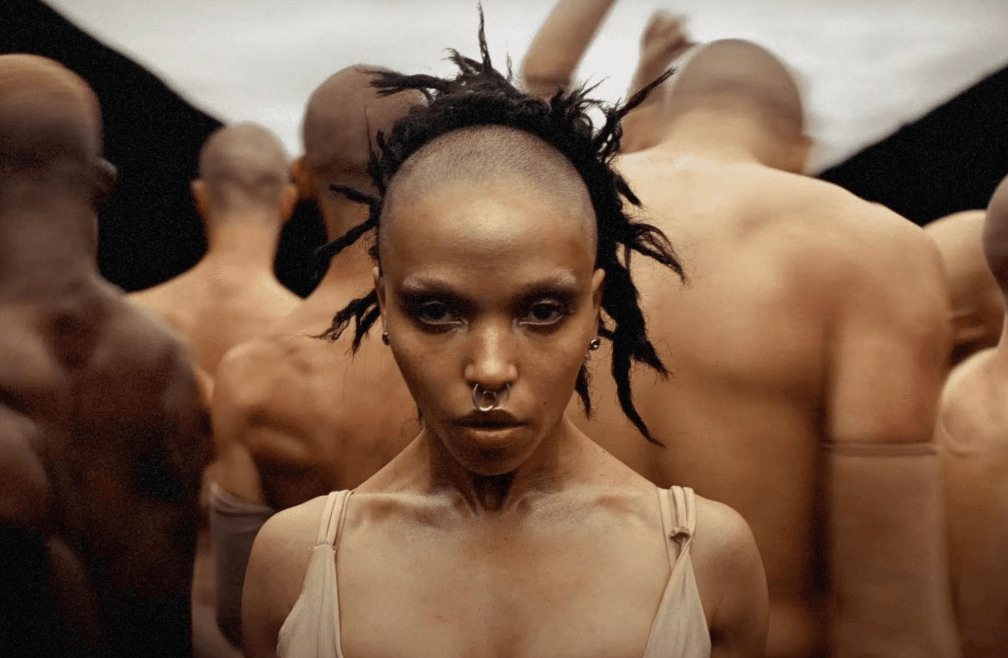FKA Twigs'den yeni albüm: Karanlık, uhrevi ve şehvetli