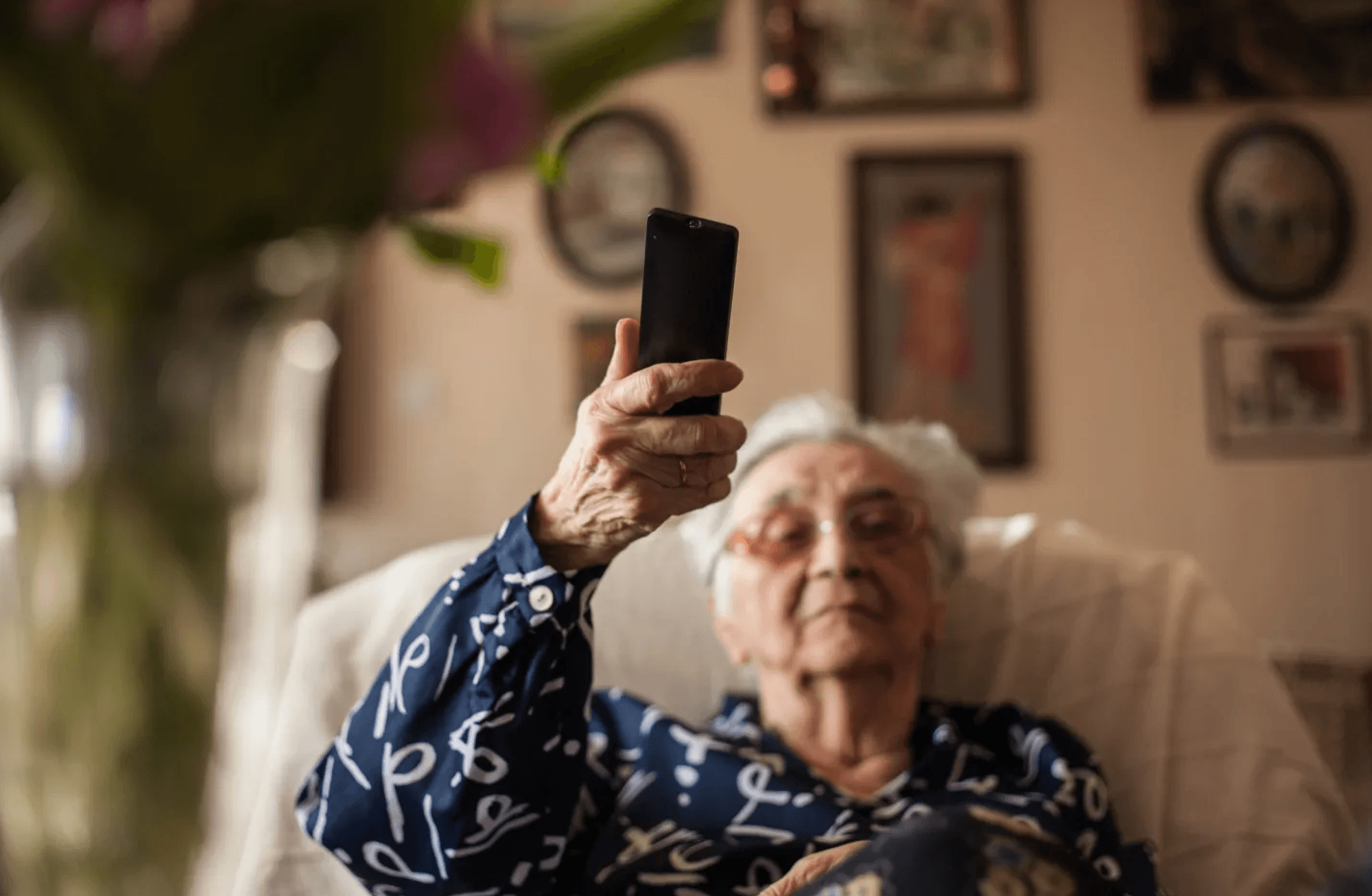 Gerçek ekran bağımlılarıyla tanışın: 65 yaş üstü neden telefondan gözünü ayıramıyor?