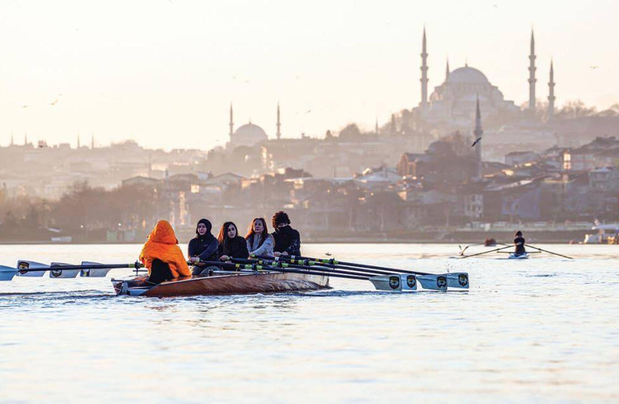 İstanbul'un sabah insanları: Şehirden kendine zaman çalanlar anlatıyor