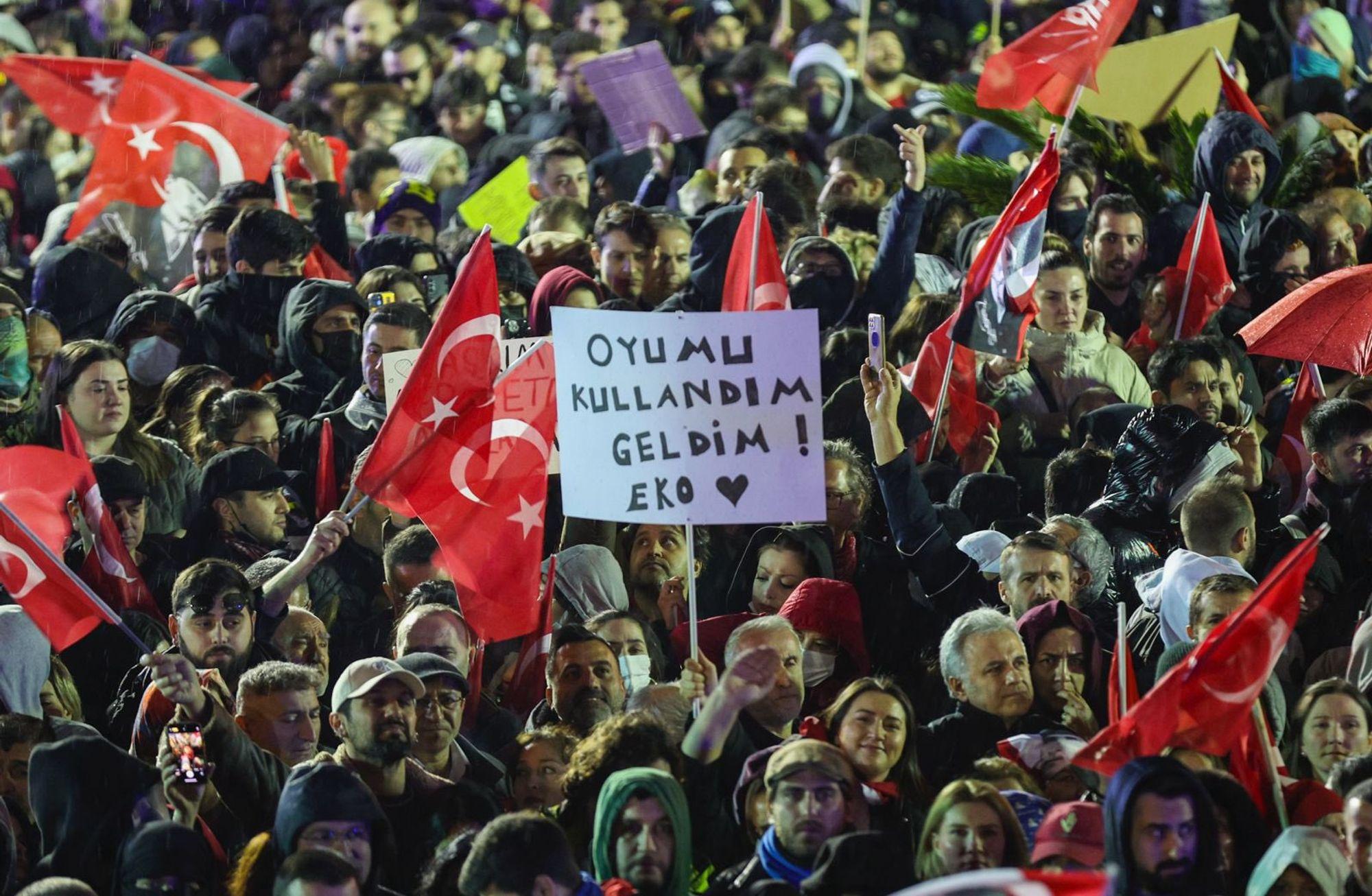 İmamoğlu '15 milyon oy'la resmen aday: Özel’den erken seçim çağrısı