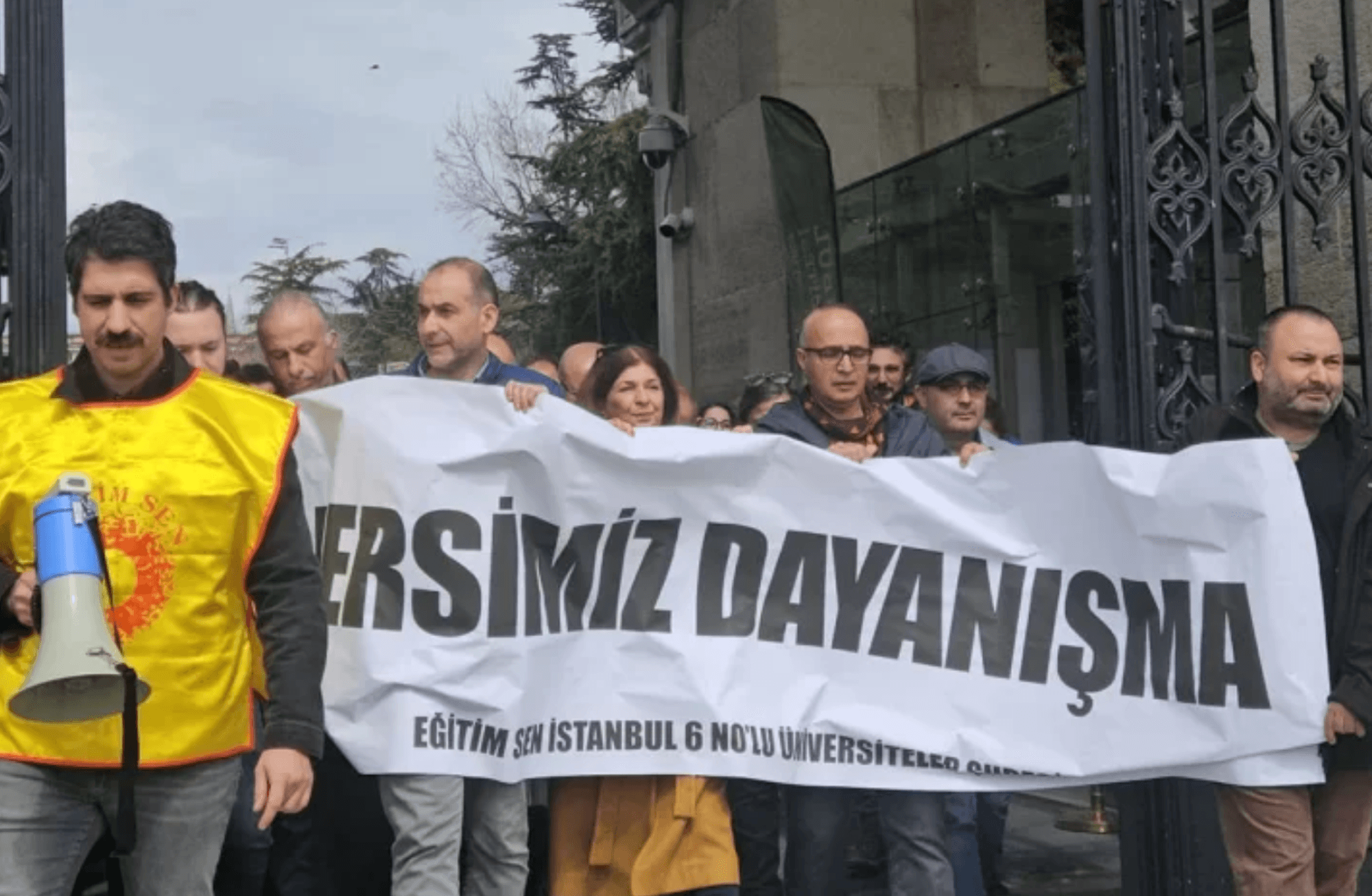 Levent Dölek: Mücadelenin bakiyesi korku ve sinme değil cesaret olacak