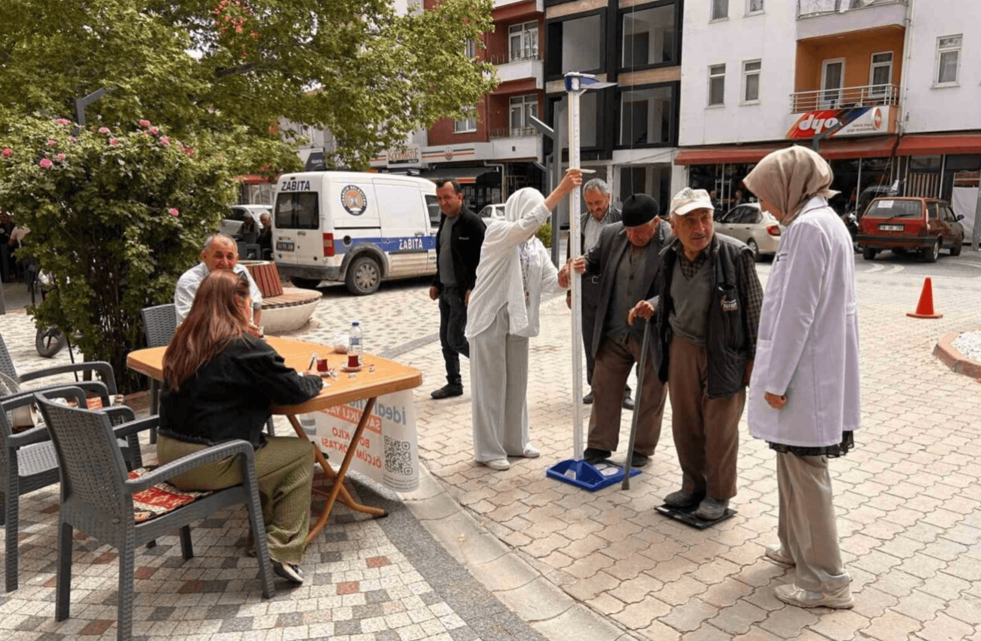 Açlık çoğunluktadır: Yoksulluğa çare bulmadan obezite sorunu çözülür mü?