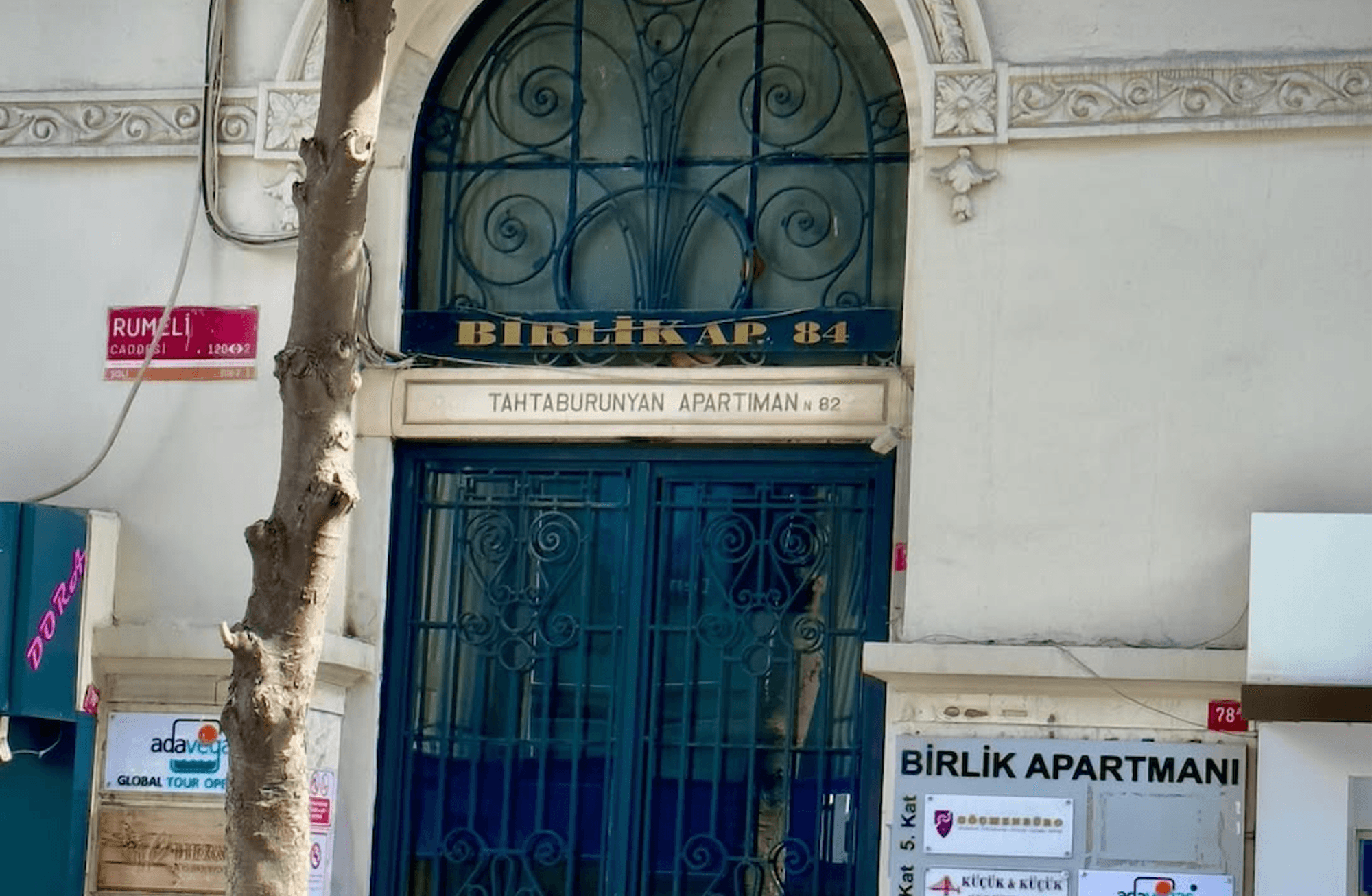 Tahtaburunyan Apartmanı: Stephen Hawking'i Rumeli Caddesi'yle buluşturan bina