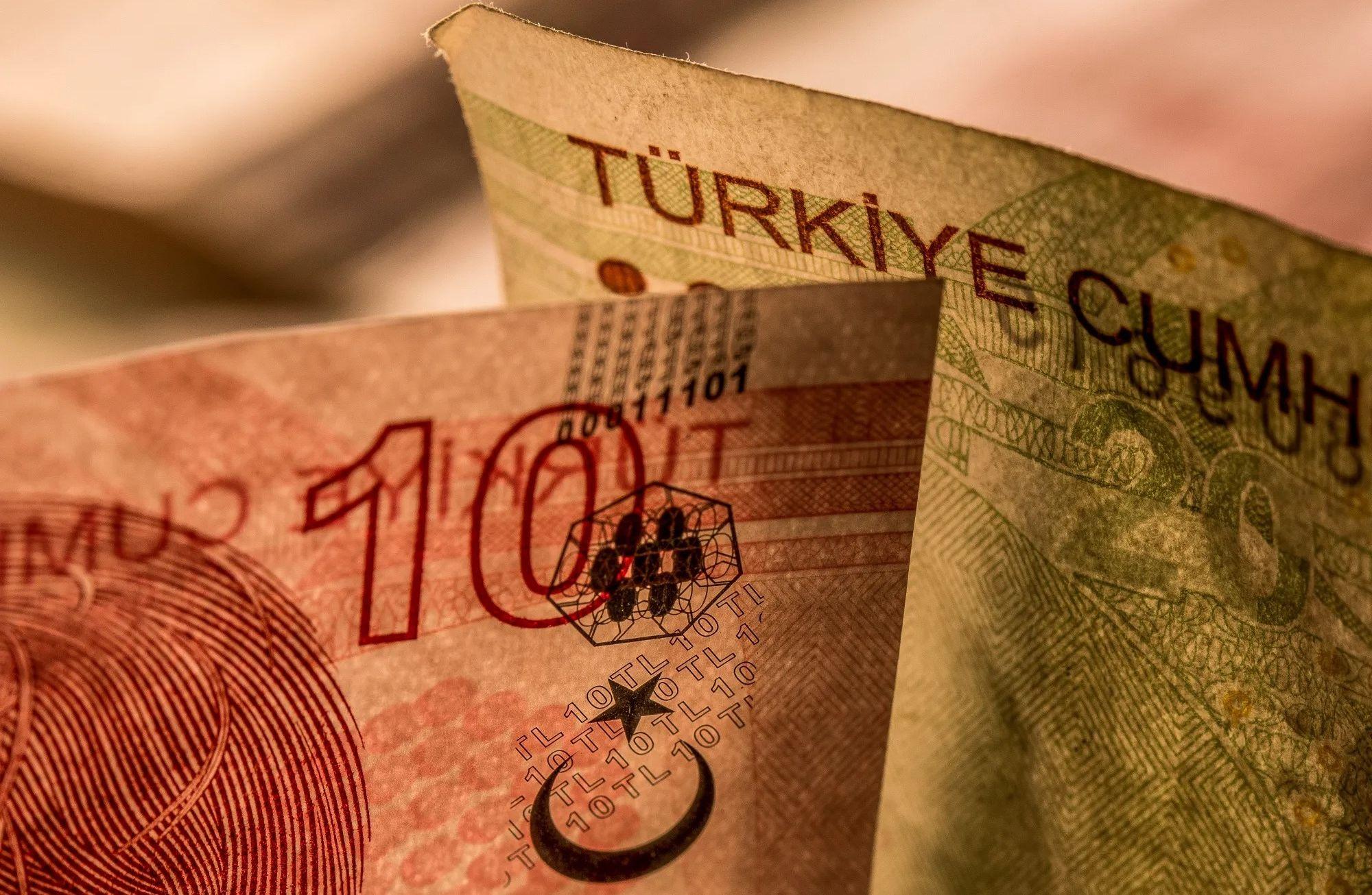 Ekonomide ilk yarı: Dezenflasyonun bedeli 