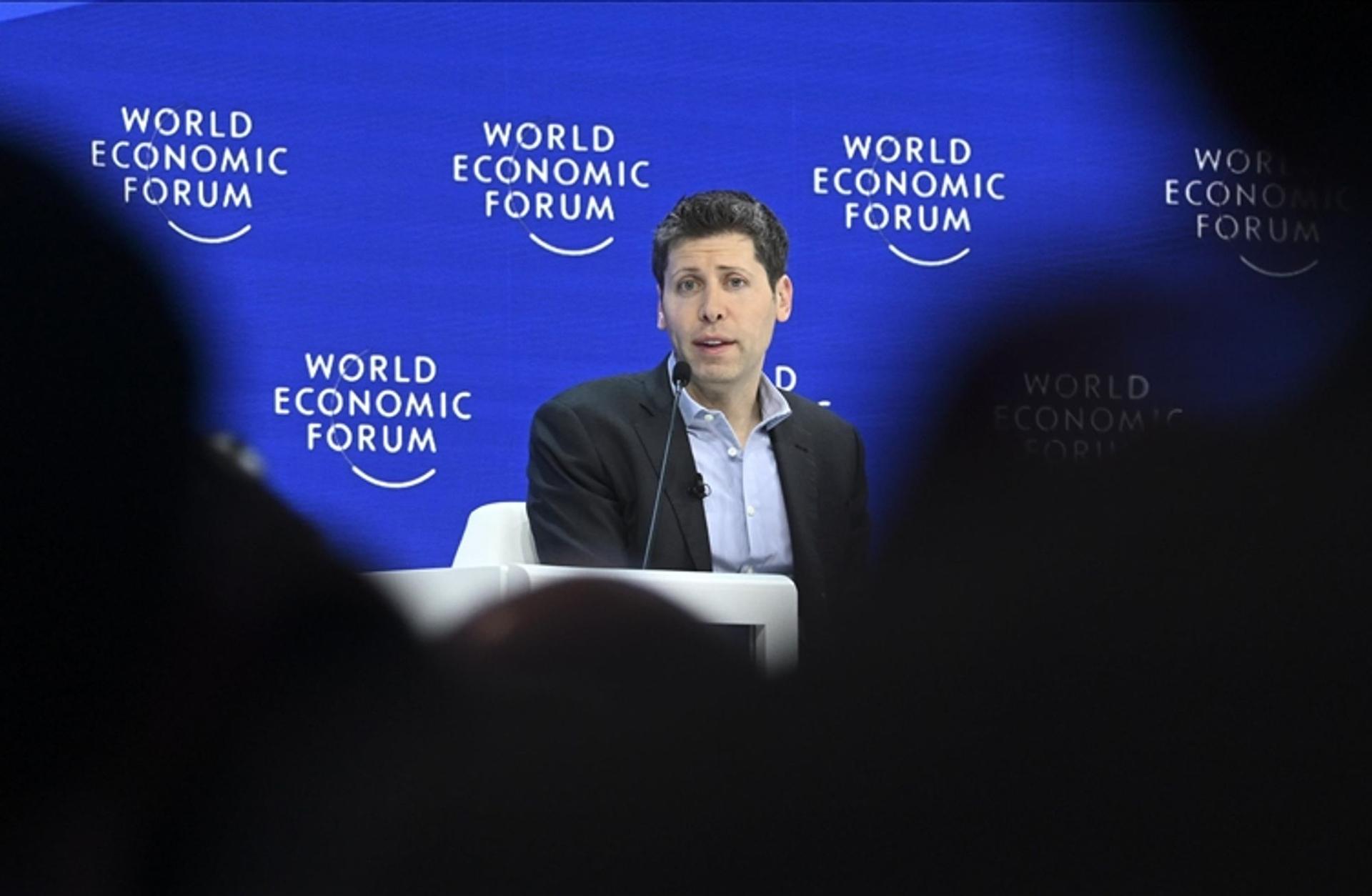 Benimsenme açığı, yetkinlik fazlası ve dahası: OpenAI'ın Davos sitemlerinin arkasında ne var?