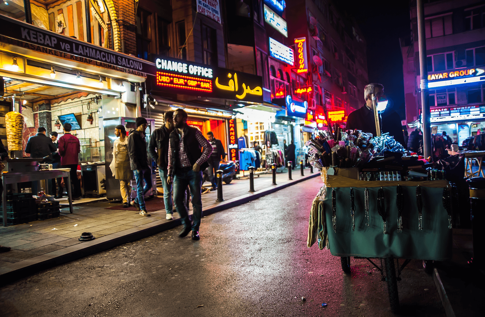 İstanbul'un gece insanları: Gün batımından sonra yaşayanlar anlatıyor