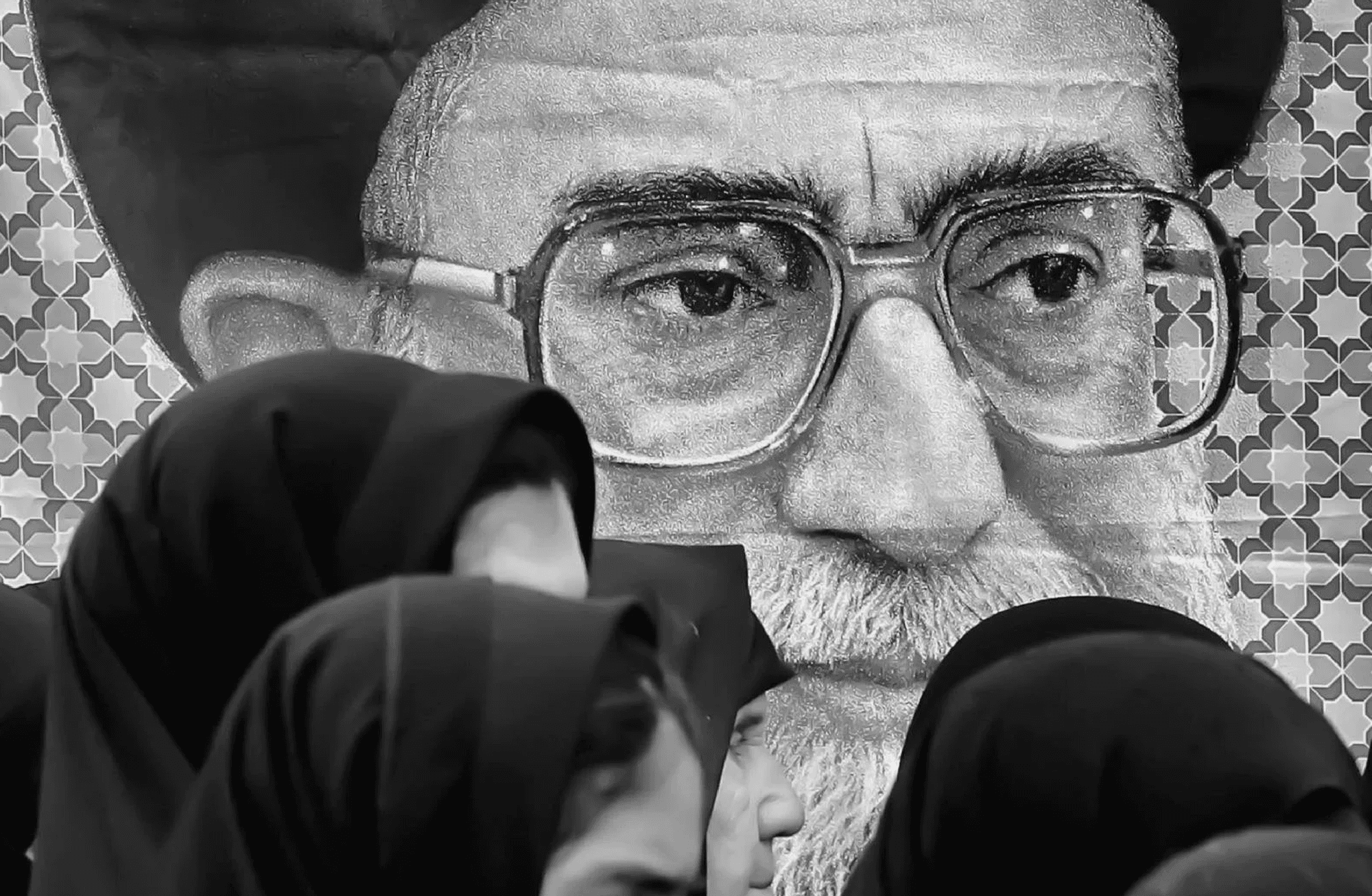 Gölgesi olmayan siyasetçi: Ayetullah Ali  Hamaney'in portresi