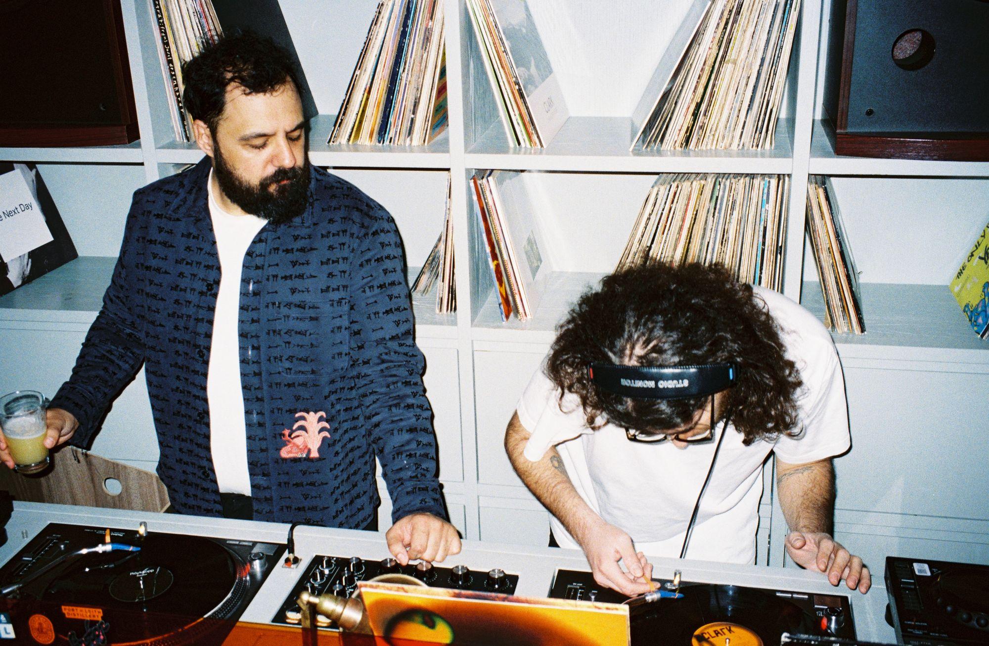 6'dan 6'ya İstanbul | Hi-Fi ses sistemleri ve kraft içkilerin ötesinde: Listening bar nedir, ne değildir?