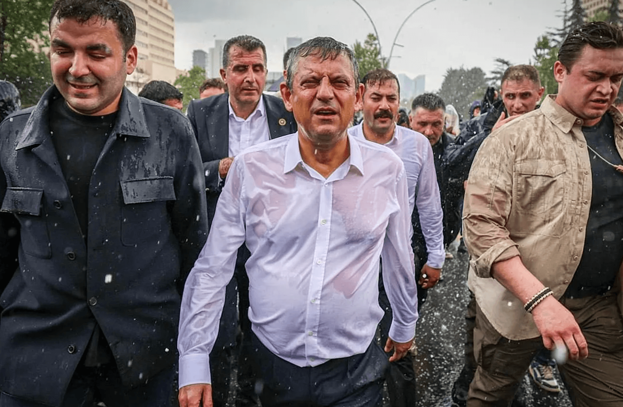 Yeni parti yedekte, hedef 'son ana kadar mücadele'