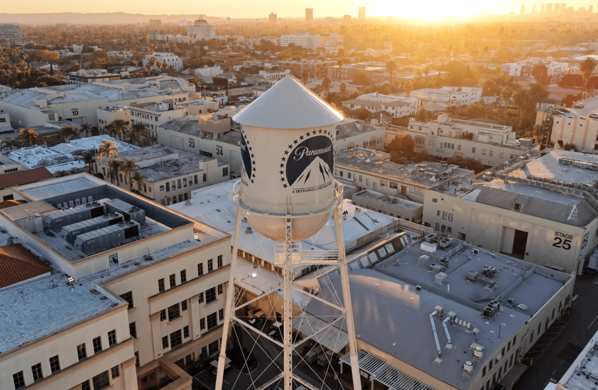 Paramount'un Warner Bros'u satın almasına 12 eyaletten fren girişimi