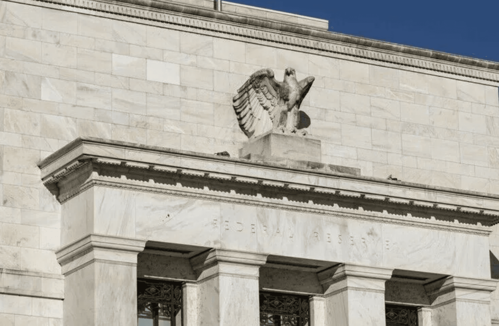 Fed faizi sabit tuttu, üç üye artış istedi