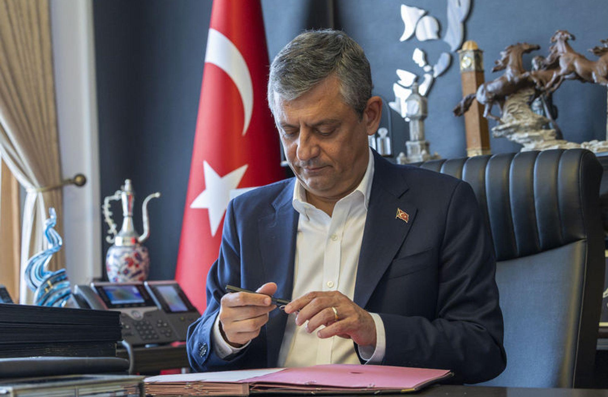 Siyasette 'yeni' dönem: 91 milletvekili CHP'den istifa ederek Yeni Parti'yi kurdu