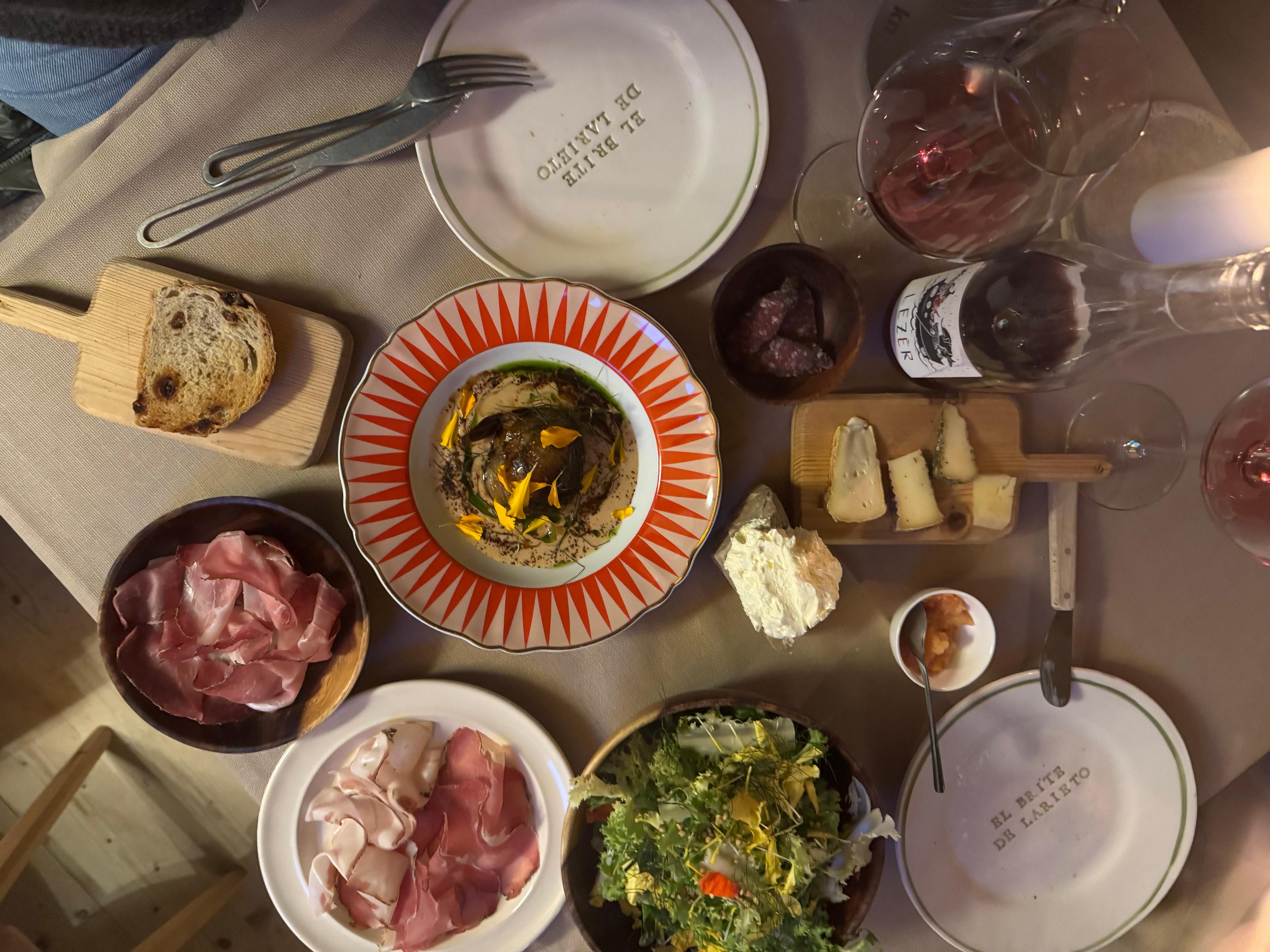 Gusina’ya taşınan rotalar: Defne ve Emre Kasrat’ın favori durakları