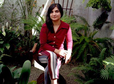 Tek seslilikten çoğulculuğa: Sarah Davachi