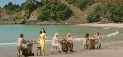  Lorde, Solar Power ve Emailler