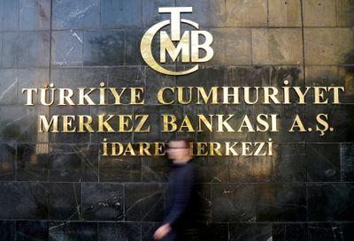 Faiz, beklentilere paralel sabit bırakıldı
