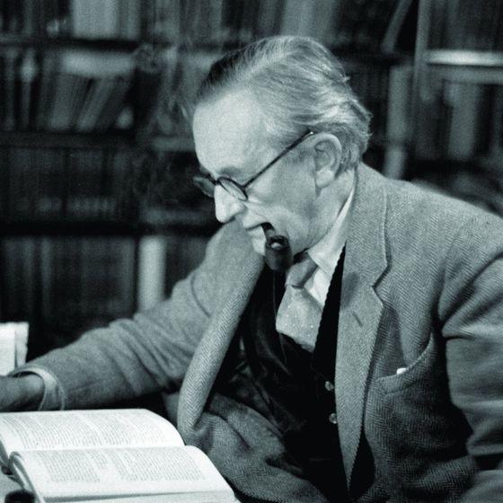 Tolkien: Bir dünya kuran yazar