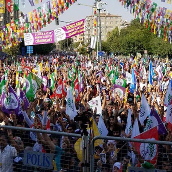 Parti kapatmaları ve HDP 