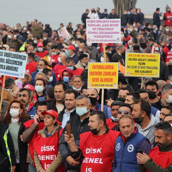 Türk lirası eriyor