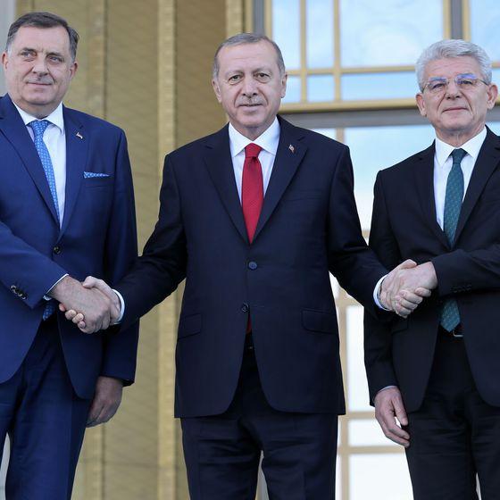 Ara buluculuk teklifi: Bosna'da neler oluyor? 