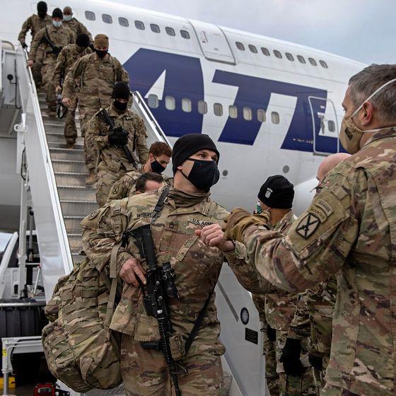 Afganistan’da güç boşluğunu Taliban dolduruyor