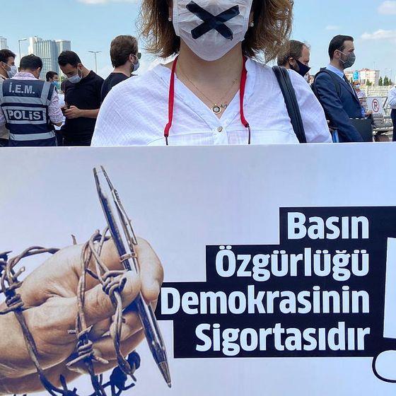 RTÜK'ten haber sitelerine 72 saat süre