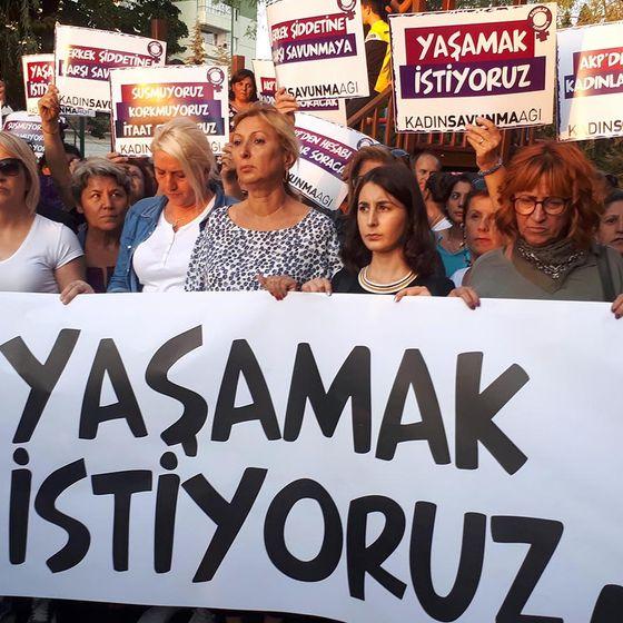 "Karanlığa hapsolmuş kadınlar"